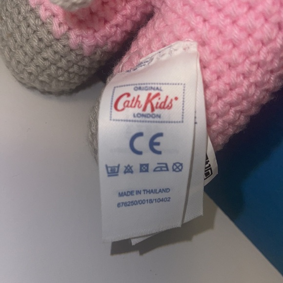 Knitted elephant plush - Picture 3 of 4